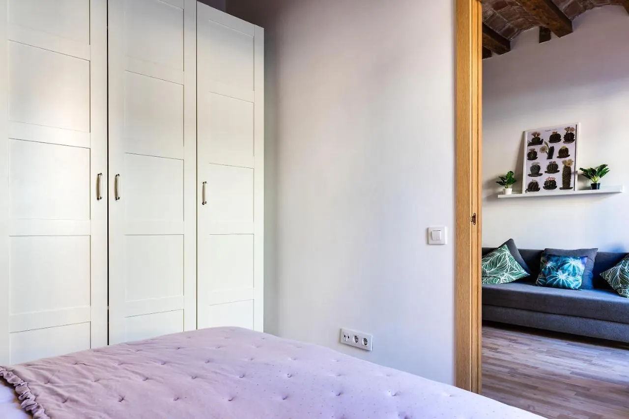 Charming & Convenient Apartment Near Plaza Espanya Barcelona