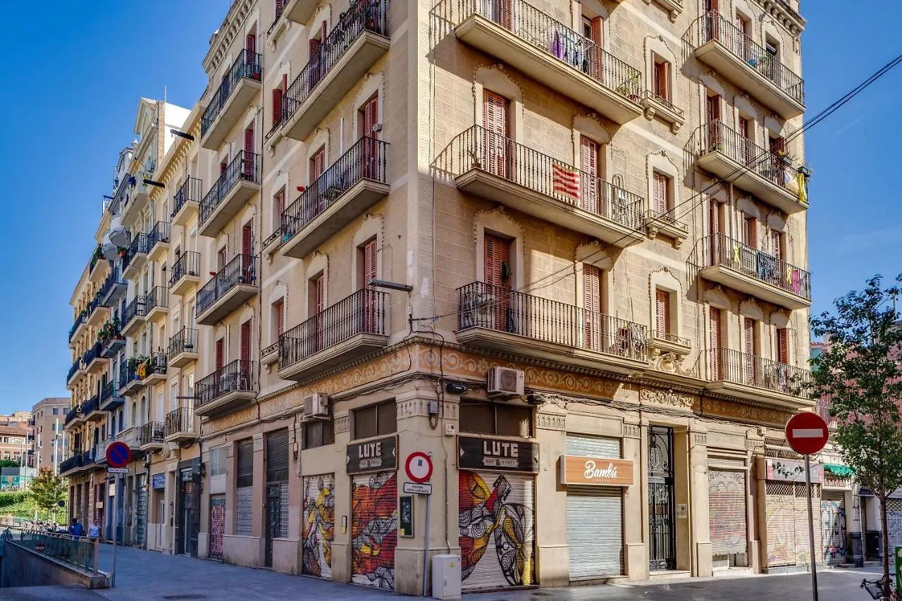 Charming & Convenient Apartment Near Plaza Espanya Barcelona