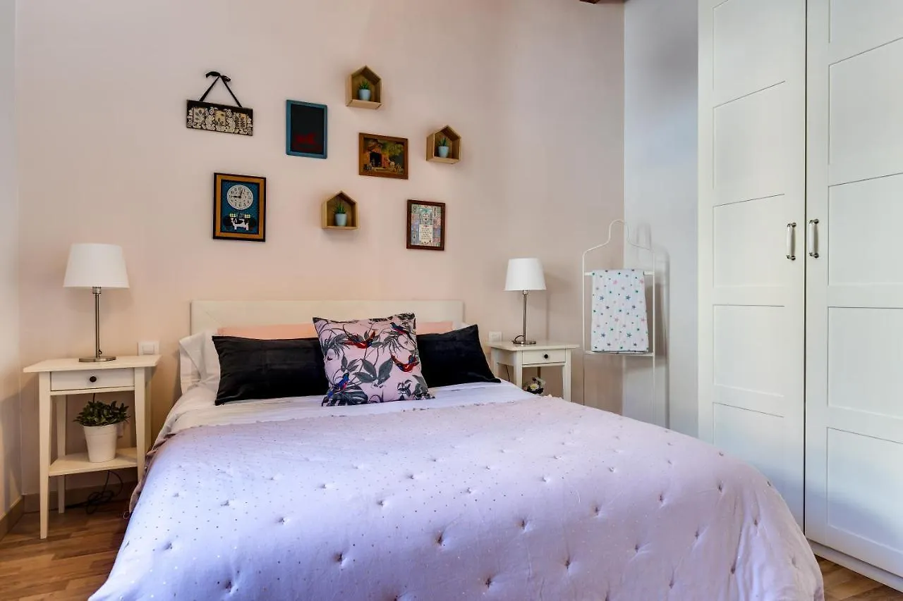 Charming & Convenient Apartment Near Plaza Espanya Barcelona