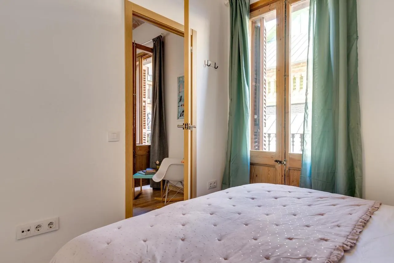 Charming & Convenient Apartment Near Plaza Espanya Barcelona