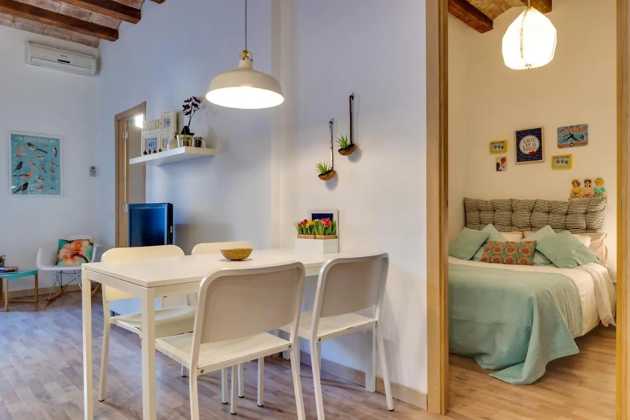 Charming & Convenient Apartment Near Plaza Espanya Barcelona